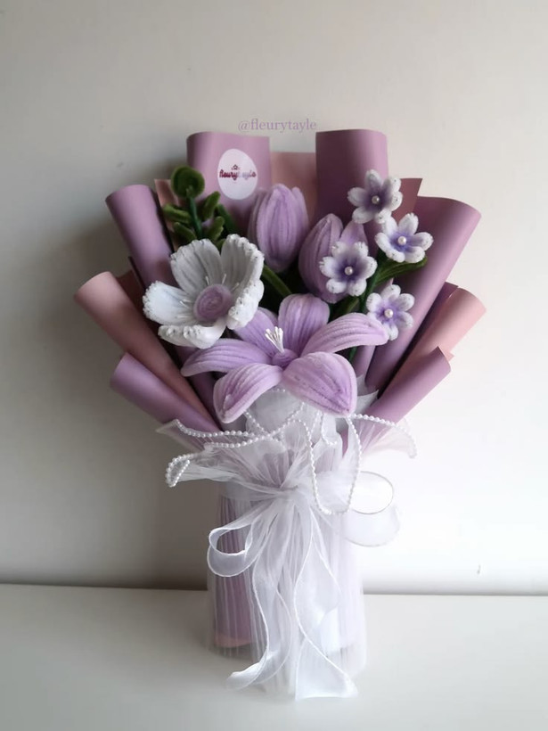 دسته گل بنفش